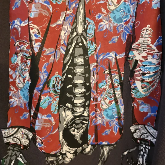 Robert Graham Dark Gray Skull Graphic Tee - Picture 5 of 7